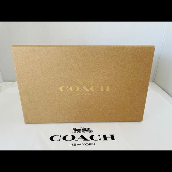 ***Coach Black Cherry Glitter Boxed Set Corner Zip Wristlet & 2 Charms